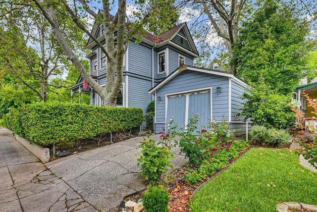 203 Pleasant St, Grass Valley, CA 95945