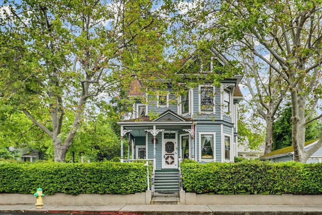 203 Pleasant St, Grass Valley, CA 95945