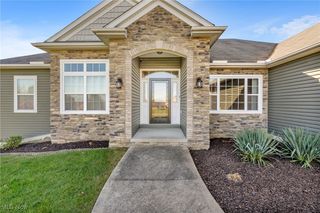 2460 Twelve Oaks Circle, Medina, OH 44256
