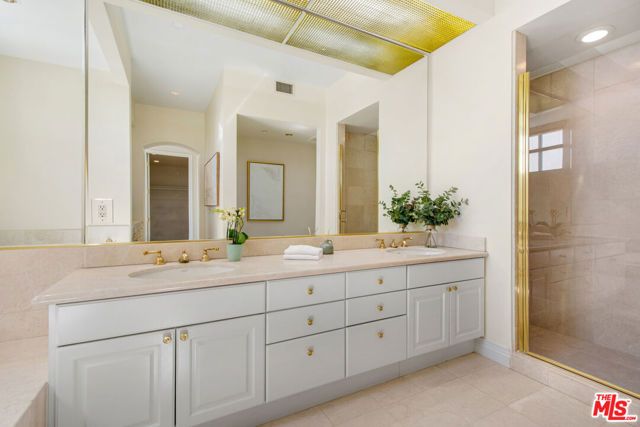 11847 Gorham Avenue 403, Los Angeles, CA 90049