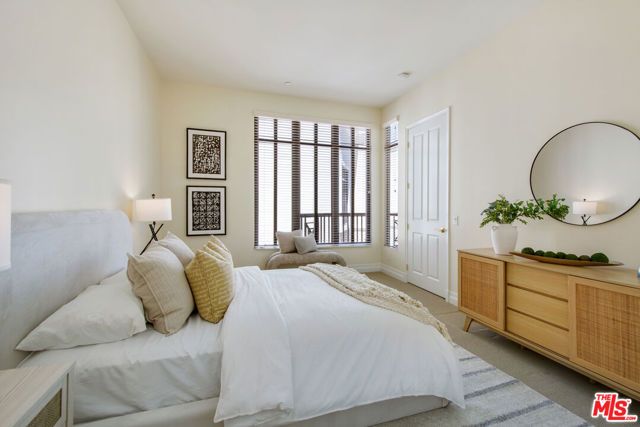 11847 Gorham Avenue 403, Los Angeles, CA 90049