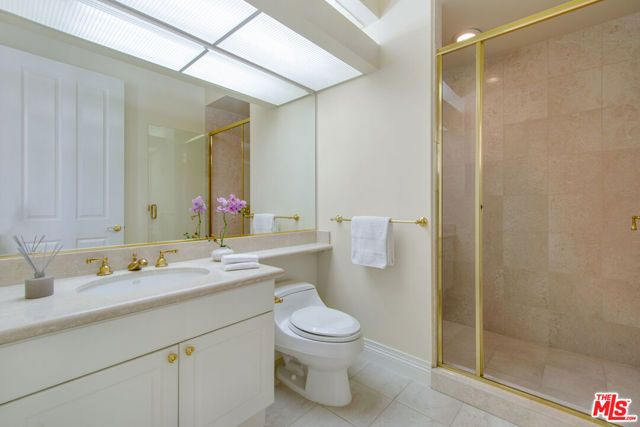 11847 Gorham Avenue 403, Los Angeles, CA 90049