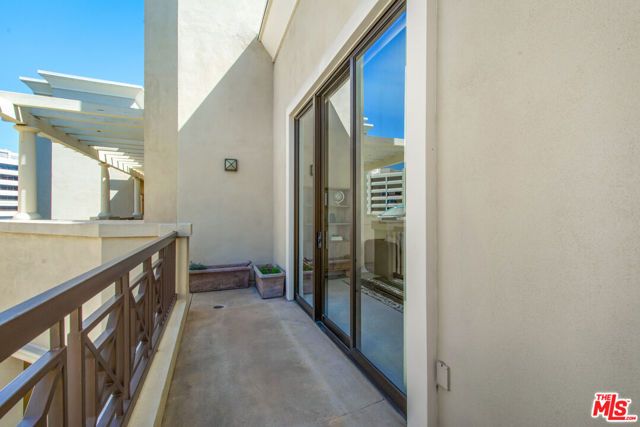 11847 Gorham Avenue 403, Los Angeles, CA 90049