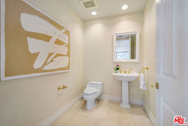 11847 Gorham Avenue 403, Los Angeles, CA 90049