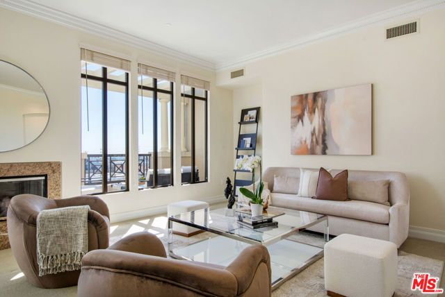 11847 Gorham Avenue 403, Los Angeles, CA 90049