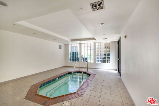 11847 Gorham Avenue 403, Los Angeles, CA 90049