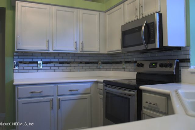 11820 POYDRAS Lane, Jacksonville, FL 32218