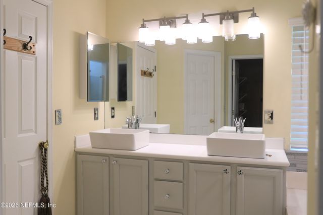 11820 POYDRAS Lane, Jacksonville, FL 32218