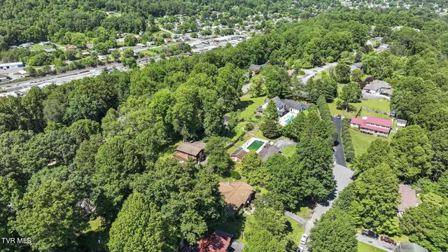 1511 East Mountain View Avenue, Big Stone Gap, VA 24219