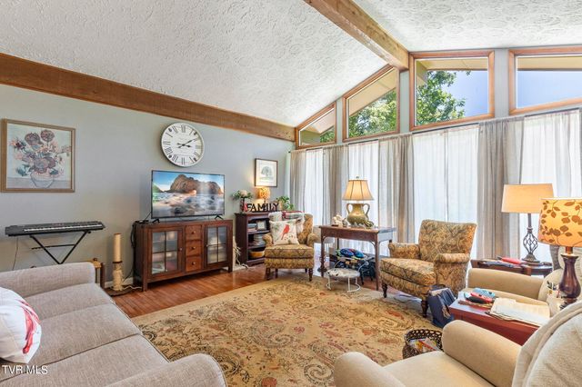 1511 East Mountain View Avenue, Big Stone Gap, VA 24219