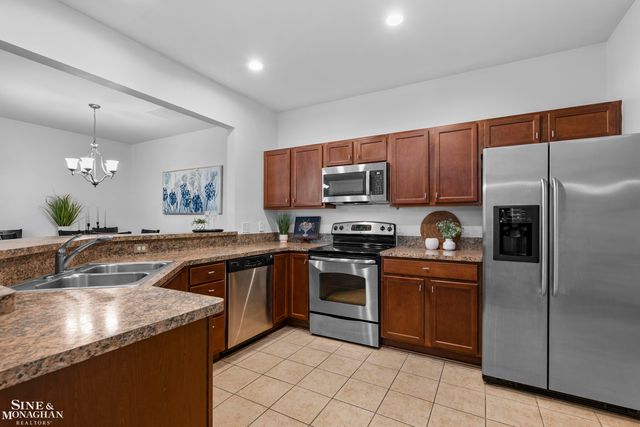 29981 Fox Run Circle, Warren, MI 48092