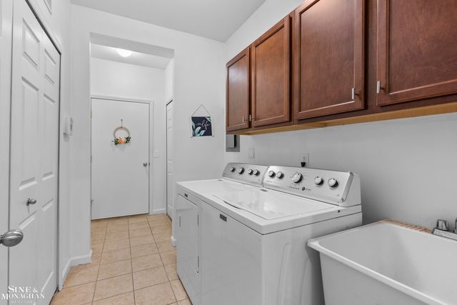 29981 Fox Run Circle, Warren, MI 48092