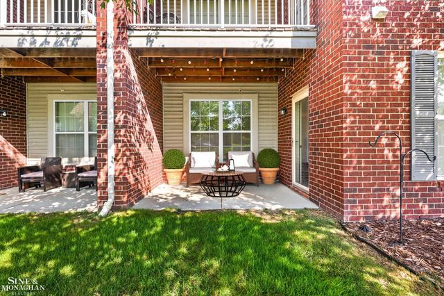 29981 Fox Run Circle, Warren, MI 48092