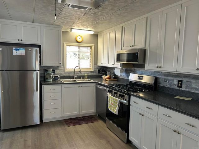 1506 Oak Drive 22, Vista, CA 92084