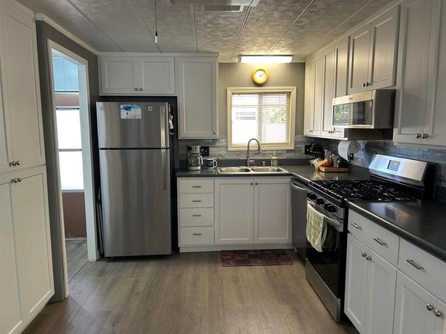 1506 Oak Drive 22, Vista, CA 92084