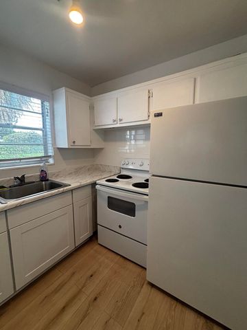 353 SHEFFIELD O, West Palm Beach, FL 33417