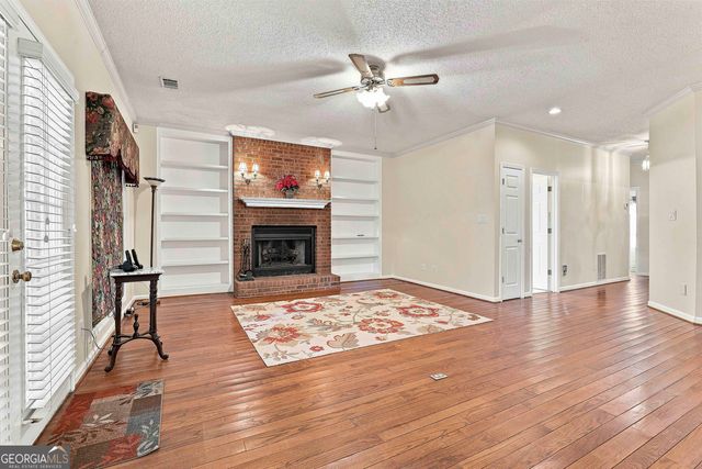 250 Brittany Chase, Fayetteville, GA 30214