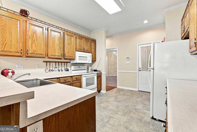 250 Brittany Chase, Fayetteville, GA 30214