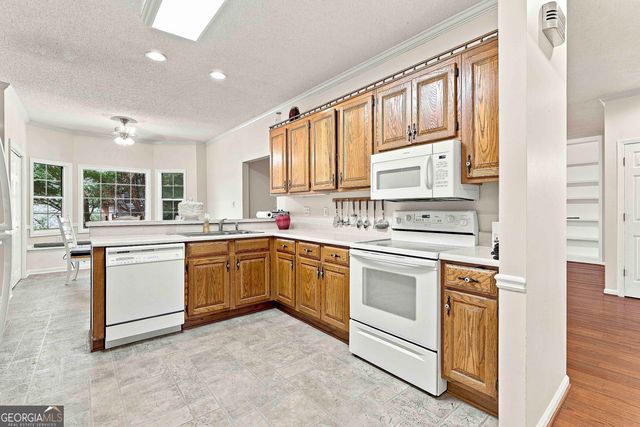 250 Brittany Chase, Fayetteville, GA 30214
