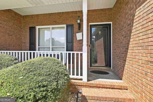 250 Brittany Chase, Fayetteville, GA 30214