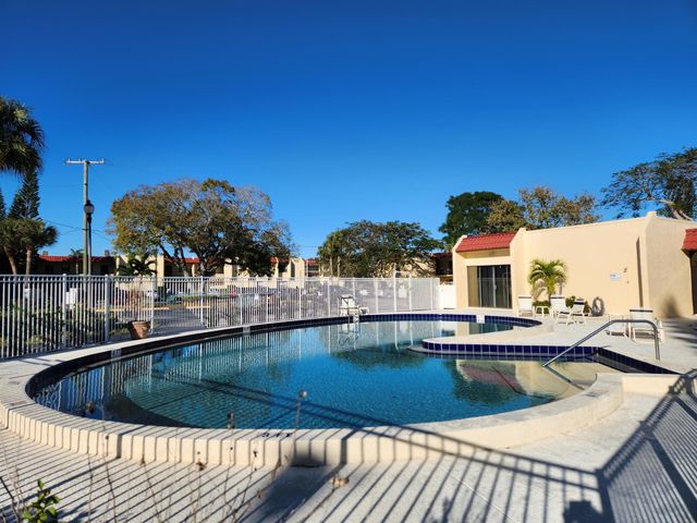 2050 Oleander Boulevard 8-109, Fort Pierce, FL 34950