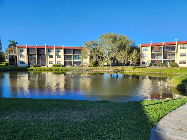 2050 Oleander Boulevard 8-109, Fort Pierce, FL 34950