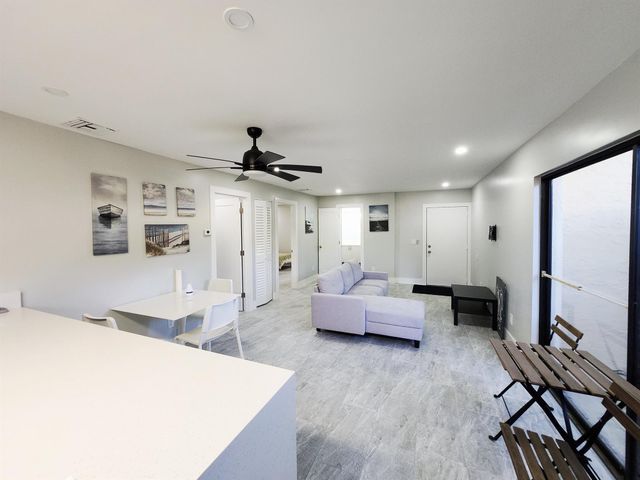 2050 Oleander Boulevard 8-109, Fort Pierce, FL 34950