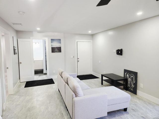 2050 Oleander Boulevard 8-109, Fort Pierce, FL 34950