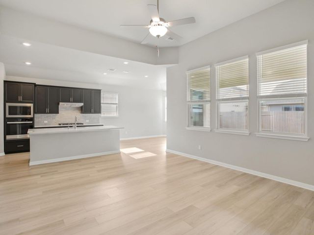 129 Pendleton DR, Kyle, TX 78640