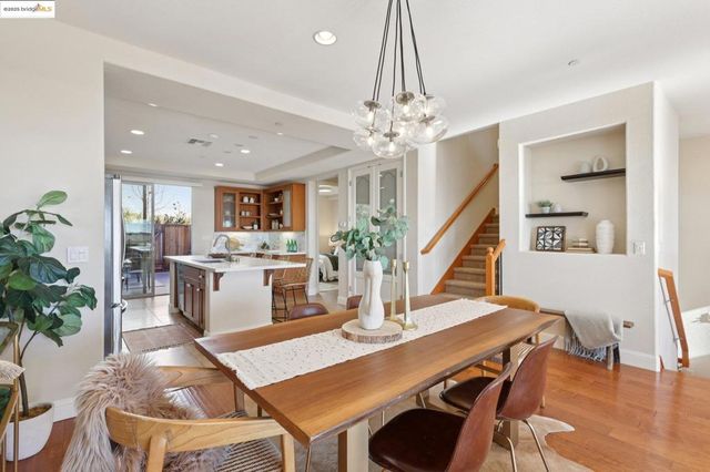 6472 Bayview Dr, Oakland, CA 94605