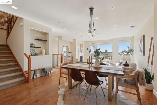 6472 Bayview Dr, Oakland, CA 94605