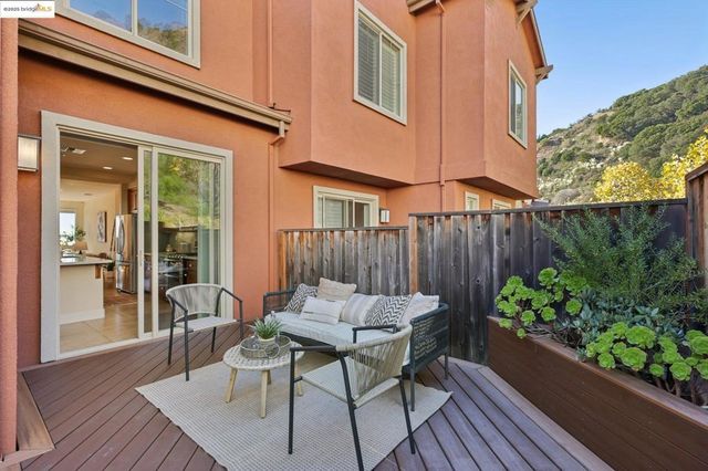 6472 Bayview Dr, Oakland, CA 94605