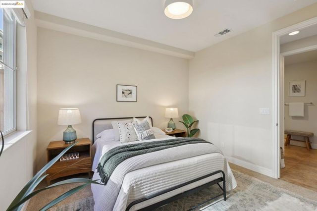 6472 Bayview Dr, Oakland, CA 94605