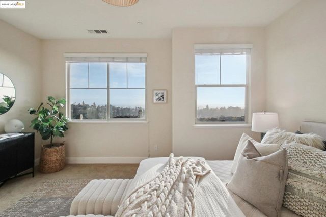 6472 Bayview Dr, Oakland, CA 94605