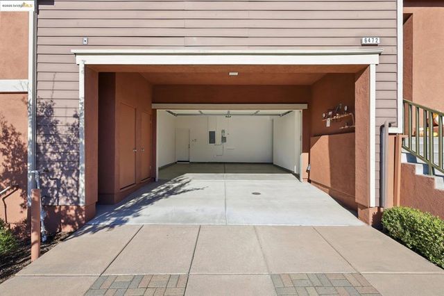 6472 Bayview Dr, Oakland, CA 94605