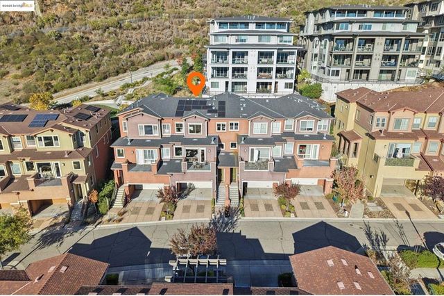 6472 Bayview Dr, Oakland, CA 94605