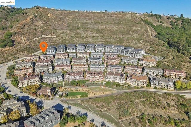 6472 Bayview Dr, Oakland, CA 94605