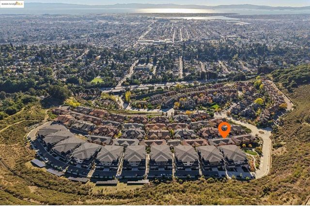6472 Bayview Dr, Oakland, CA 94605