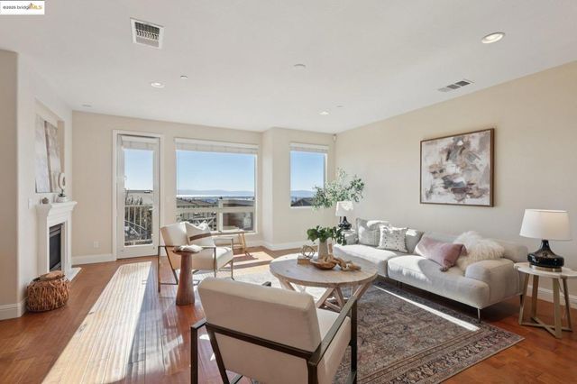 6472 Bayview Dr, Oakland, CA 94605