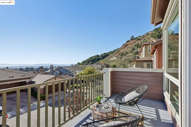 6472 Bayview Dr, Oakland, CA 94605