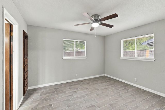 7123 Tealeaf St, Leon Valley, TX 78238