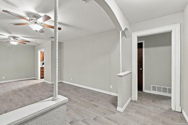 7123 Tealeaf St, Leon Valley, TX 78238