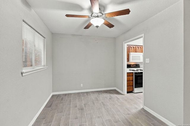 7123 Tealeaf St, Leon Valley, TX 78238