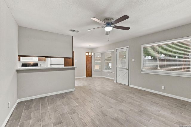 7123 Tealeaf St, Leon Valley, TX 78238