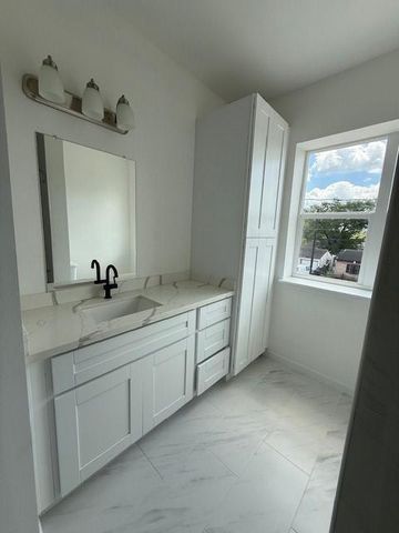 4607 Clover Street, Houston, TX 77051