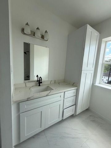 4607 Clover Street, Houston, TX 77051