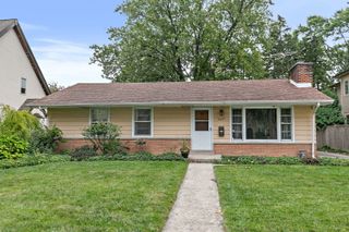 1027 Central Avenue, Deerfield, IL 60015