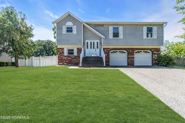 27 Cherry Bend Drive N, Howell, NJ 07731