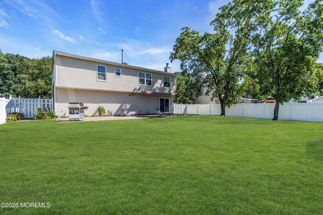27 Cherry Bend Drive N, Howell, NJ 07731