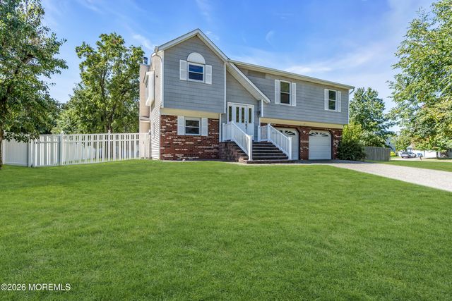 27 Cherry Bend Drive N, Howell, NJ 07731